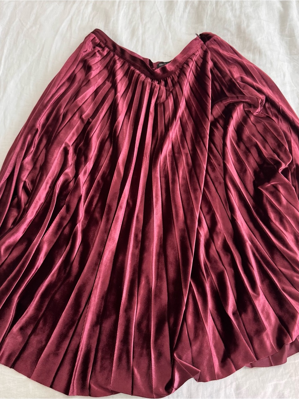 EUC Banana Republic Pleated Velvet Midi Skirt